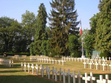 Dinant - cimetière français de la citadelle - 36.8 ko Dinant - cimetière français de la citadelle - 36.8 ko