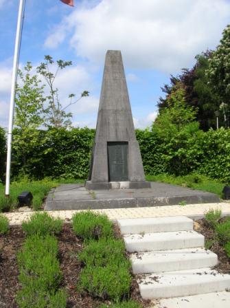 Monument commmoratif du combat - 33.3 ko