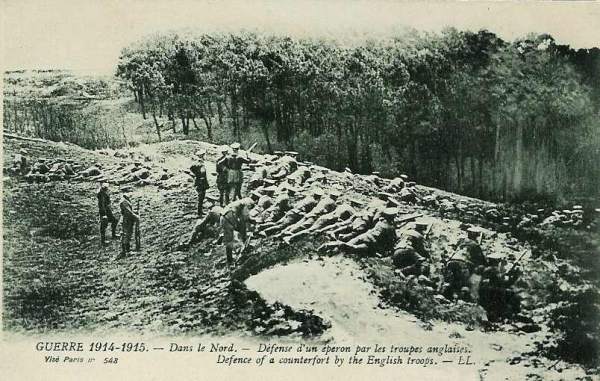 Dfense d’un peron rocheux par les troupes anglaises - 57.5 ko