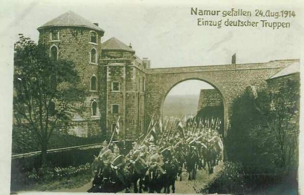 Entre des uhlans  Namur - 34.1 ko