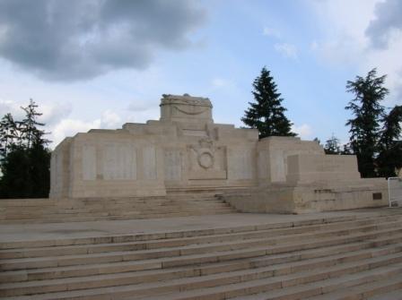 La Ferté-sous-Jouarre - monument anglais - 20.3 ko