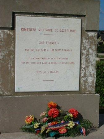 Gosselming - cimetière militaire - stèle française - 27.9 ko