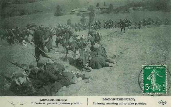 Infanterie prête à l’attaque à Lizy-sur-Ourcq - 29.1 ko