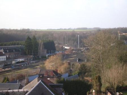 Lobbes - La voie de chemin de fer (ligne 130 A) vers le pont du Brl - 20.7 ko