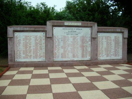 Sarrebourg - cimetière miltaire de Bühl - stèle française - 31.6 ko