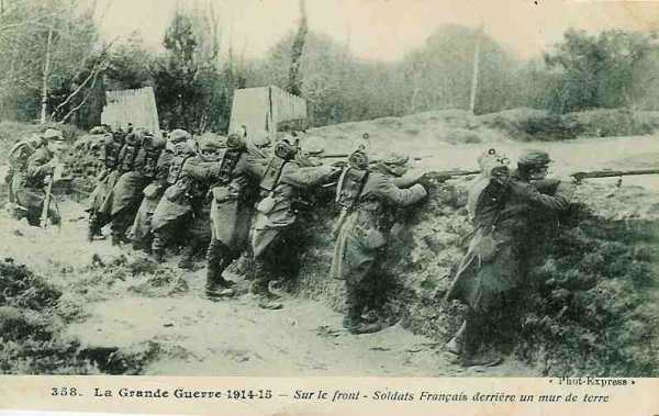 Infanterie française derrière un mur - 34.6 ko Infanterie française derrière un mur - 34.6 ko